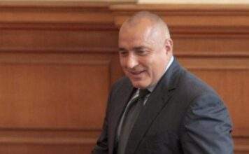 Болгария. Бойко Борисов объяснил парламенту свой загар наследственностью