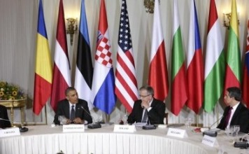 Президент Болгарии Росен Плевнелиев осудил Россию и попросил военной помощи у США
